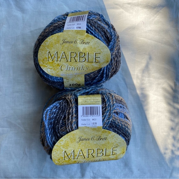 Lot of 2 James C. Brett 100% acrylic 200g Marble Chunky yarn skeins Sandpiper - Picture 1 of 7